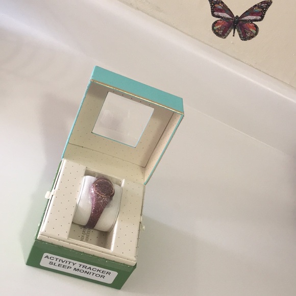 ,,, - Picture 2 of 5